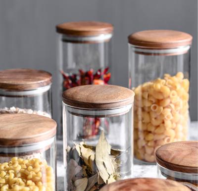 China CLASSIC Glass Food Storage Canister with Acacia Wood Lid BPA Free Clear Glass Serving Sealed Glass Coffee Containers Kitchen Jar for sale