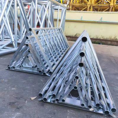 China Telecommunication antennas and other equipments 3 or 4 leg lattice telecom tower / reed tower / angular tower for sale