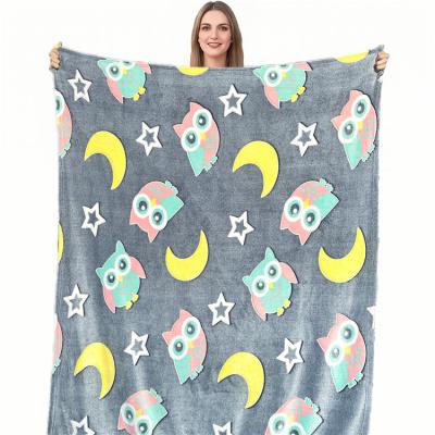 China Folded Fashion Printed Children's High Quality Blue Owl Luminous Flannel Fleece Fabric Blanket for sale