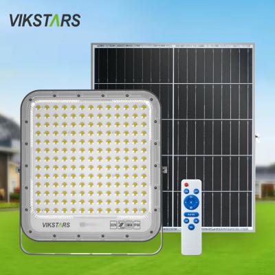 中国 60w 100w 200w 300w LED 太陽光洪水灯 バッテリー 交換可能 屋外防水 販売のため