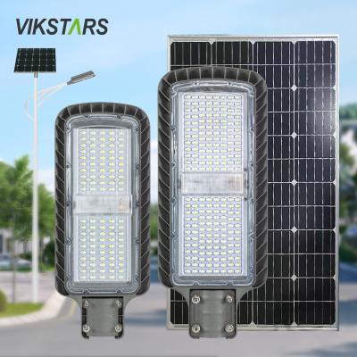 China Alta potencia 960WH lámparas solares de la calle para la calle principal de larga duración lámpara solar en venta