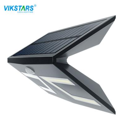 China El jardín accionado solar del CCT 6000K enciende luces solares impermeables de la trayectoria IP65 en venta