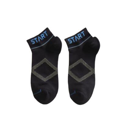 China SHOWMELLY 2021 New Athletic Women Sweat-wicking Breathable Fitness Sport Socks Custom Made, Sports Socks for sale