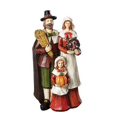 China Europe Father Mother Child Harvest Family Thanksgiving Statue Resin Pilgrim Decorative Figurines for sale