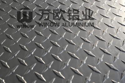 Chine Plat en aluminium de relief de diamant pour construire la décoration extérieure à vendre