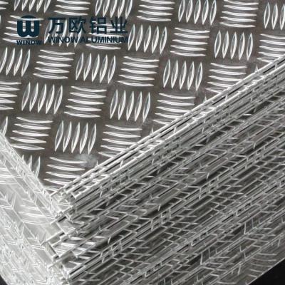 China 1-7mm Thickness Aluminum Tread Plate For Anti Skid Flooring And Decoration for sale