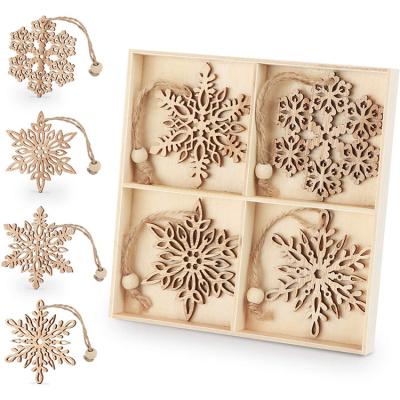 China Europe Color Wood Shape Snowflake Ornaments Best Selling Wooden Christmas Decorations for sale