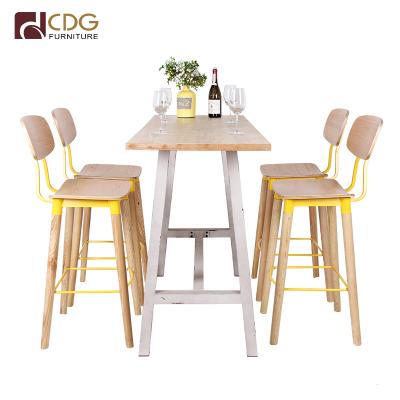 China Comfortable Metal Wood Frame Chair Cafe Furniture Manufacturers Wooden Chair Bar Chair for sale