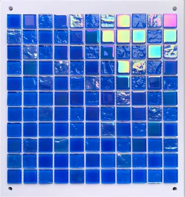 Chine Carreaux de mosaïque en verre cristallin de 4 mm parfaits pour une piscine inspirée de la mer Méditerranée à vendre