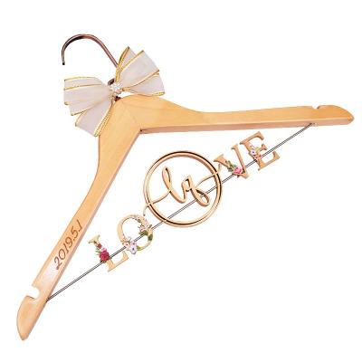 China Personalizable personalized wedding dress hanger with monogram and engraved greenery initials wedding date JJ048 for sale