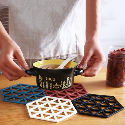 China Sustainable Creative household Nordic anti scalding tableware mat hexagonal heat insulation pad for sale