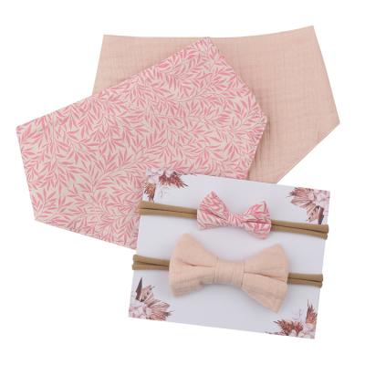 China BPA Free Personalized Unique Handmade Reversible Baby Muslin Cotton Bandana Drool Bib With Bow Headband Set For Girls for sale