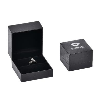 China Custom Wedding Elegant Luxury Luxury Ring Box Engagement RICHPACK Logo Black Velvet Insert Plastic for sale