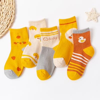 China Wholesale Fashion Breathable Kids Socks Autumn Standard Girl Cartoon Kids Socks Casual Sweat Absorbent for sale