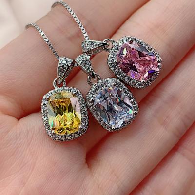 China Fashion Romantic High Quality Square Diamond Pendant Necklace For Women Daily Wear Valentine's Day Present for sale