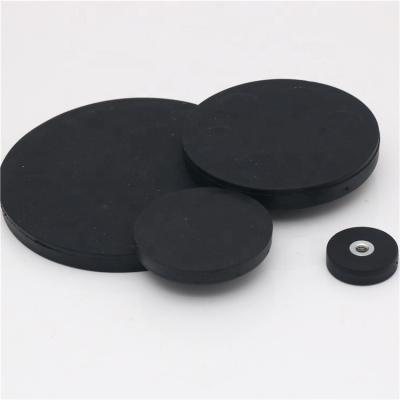 China Industrial Rubber Coated Magnet Factory Price D88mm 92lb NdFeB Holding Pot Magnet With M8 Female Thread for sale