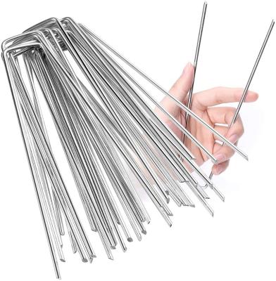 China Widely Use Landscaping Staples Lawn Park Pins Fixing Pegs Fixing Nail Pins Garden Plant Support Stake Tomato Cage Garden Stakes for sale