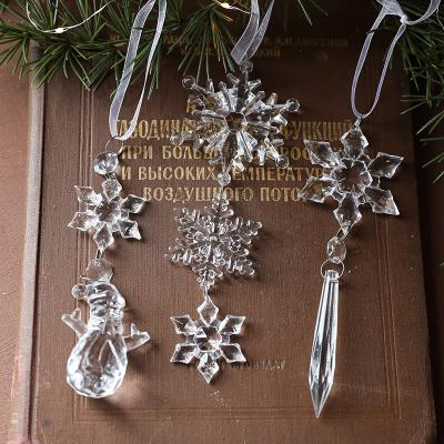 China Environmental Friendly Christmas Tree Decoration Artificial Transparent Xmas Snowflake Keychain Clear Acrylic Christmas Snowflake Ornaments for sale