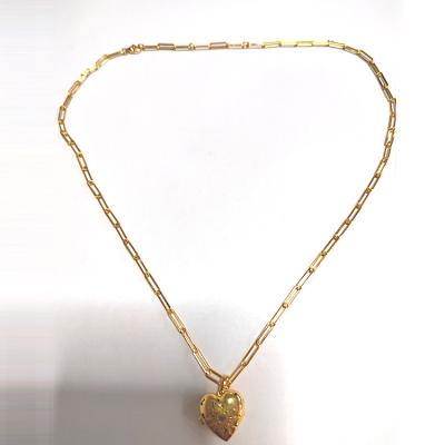 China Best Selling Heart Shaped Necklace CLASSIC New Design Jewelry Gold Necklaces for sale