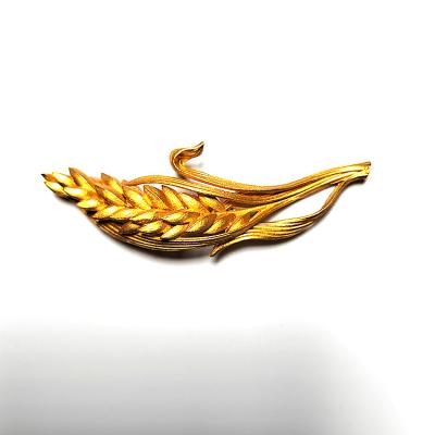 China Fashionable Customized Best Price Designer Wheat Luxury Gold Brooch For Party for sale