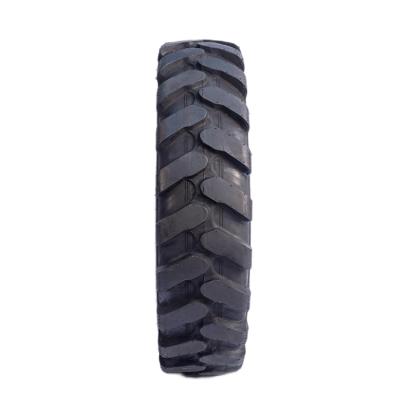 China Durable Non-slip Natural Rubber Tire China Manufacturer Industrial Tire E2 Excavator Tire 9.00-20 for sale