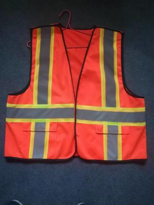 China Custom Hi Vis Vests M-3XL 120 Gram Construction Safety Vests With Pockets for sale