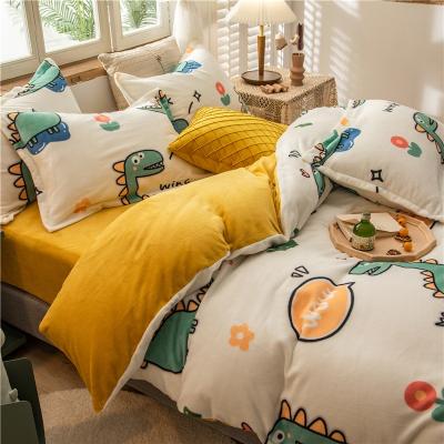 China 3pcs/4pcs Printing Polyester Fiber Folded Milky Fluffy Bedding Set For Winter Thicken Duvet Cover Set In Stock for sale