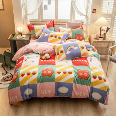 China 3pcs/4pcs Printing Polyester Fiber Folded Milky Fluffy Bedding Set For Winter Thicken Duvet Cover Set In Stock for sale