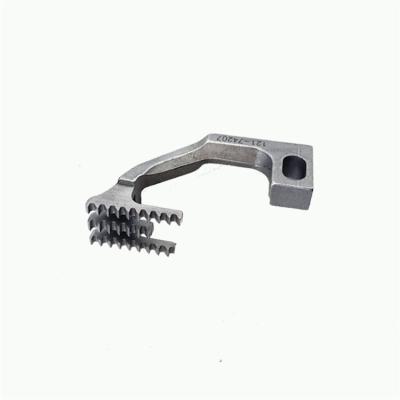 China JUKI MO-3600 SEWING MACHINE 121-74207 / 121-71104 industrial sewing machine parts supply custom molding dogs for JUKI MO-3600 SEWING MACHINE for sale