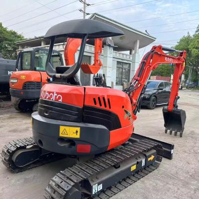 Cina 0.15m3 Bucket Red Color Mini Used Excavator Kubota U35 Mini Excavator di seconda mano in vendita