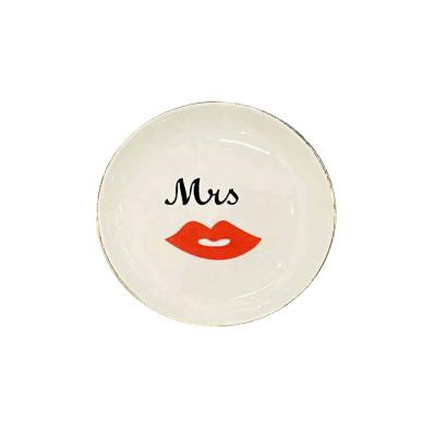 China Beautiful Round Shape Smooth Lip Trinket Dish/Gold Rim Ceramic Jewelry Trinket Tray/Red Lip Jewelry Dish for sale