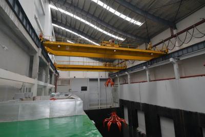 China High Speed Industrail Hydraulic Double Beam Grab Crane , Grab Bucket Four Link Portal for sale