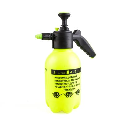 China Durable 2022 Best-selling Durable Manual Pressure Sprayer 2000ml Handheld Spray Water Bottle for sale