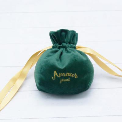 China Luxury Gift Pouches Green Velvet Pouch Customized Jewelry Velvet Drawstring Jewelry Dust Bag Packaging for sale