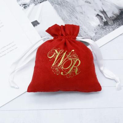 China Envelope Customize Red Suede Wedding Gift Jewelery Pouch Drawsrtirg Packaging Suede Packaging Pouches for sale