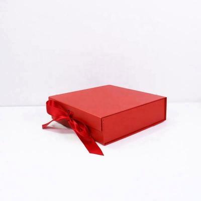 China Recyclable Custom Paper Gift Packaging Foldable Magnetic Gift Wrapping Kraft Paper Gift Box for sale