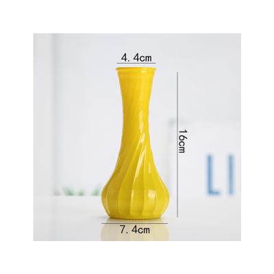 China Factory direct new popular colored glass vase classic / postmodern supply good suppliers for sale