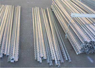 China Galvanisierter 8ft schwarzer Stern pfählt 2400mm mit Clipn ein zu verkaufen