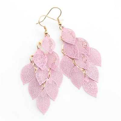 China FASHIONABLE Woman Light Metal Leaves Daliy Earrings Women Lady Jewelry Accessories Girls Jewelry Dangle Earrings Circles Dangle Earrings for sale