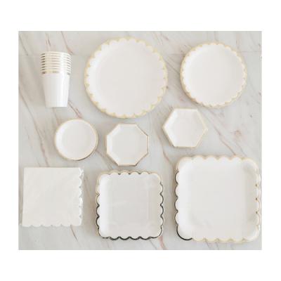 China Modern Cheap Price Disposable Elegant Tableware Set Paper Plate Paper Cup Napkin For Party And Dinner for sale