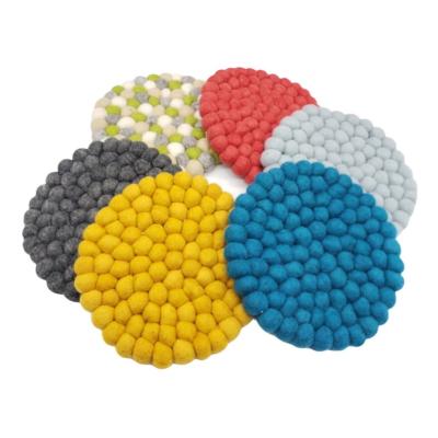 China Multicolor Ball Felt Place Mat Viable Hot-Pad Felt Hot Pads Mat for Plant Pots Handmade in China 16/17 cm for sale