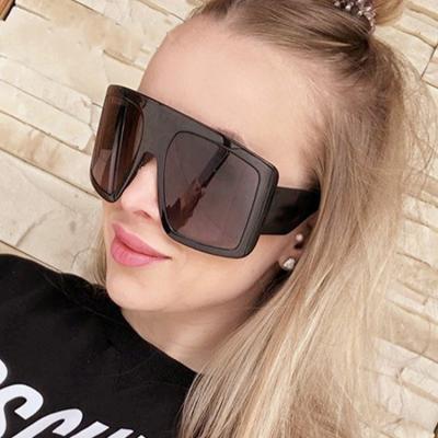 China Fashion Sunglasses New Arrival Colorful Oversized Square Lens Shades Frame Women Trending Sun Glasses 2021 for sale