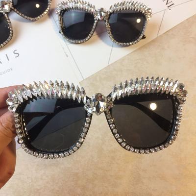 China Fashion Trendy Diamond Eyewear Cat 3 Sunglasses Women Oversized Rhinestone Sun Glasses CE UV400 for sale