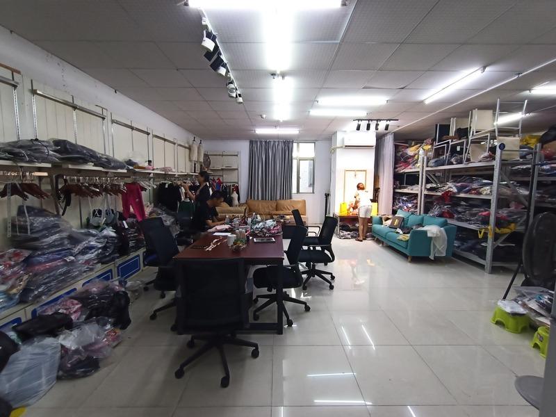 Verified China supplier - Dongguan Houjie Yi Bao Clothing Firm