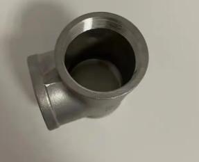 中国 Welding Sch5s Stainless Steel T Fitting For Pipe Conection 販売のため