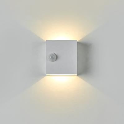 China Modern Human Body Feeling Indoor Aluminum Led Light Interior Wall Lamps Home Decor for sale