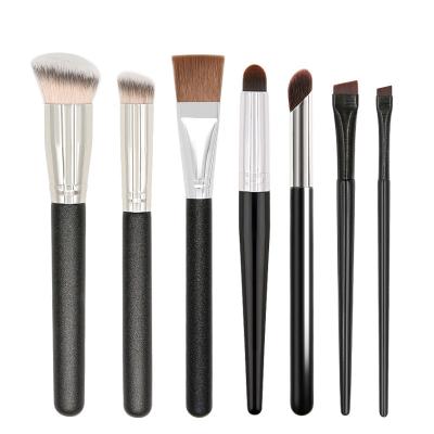 China Simple Smudge Brush Profession Base Make Up Brush 270 Concealer Brush Eyeliner Brushes for sale