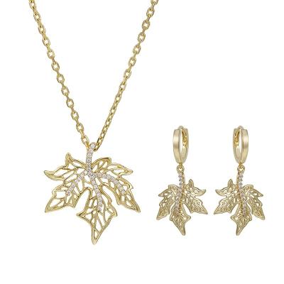 China Fashion Jewelry Personality Craft Casual/Sporty Design Gioielli Leaf Hollow Earrings Pendants Sets Maple Leaf Casual Necklaces Stud Earrings for sale