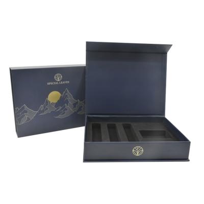 China Customized high grade eco recyclable reusable folding magnetic packaging gift boxes for sale