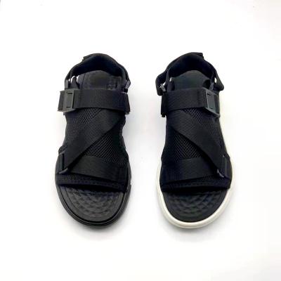 China 2022 Fashion Light Men's Slippers Flat Casual Light Strap Sandals Outdoor Sandal for sale